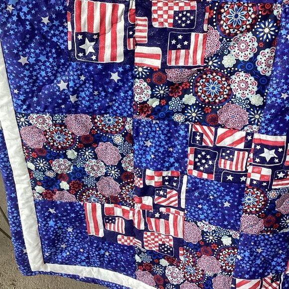 NWT Americana Hand Crafted Large Lap Quilt in Red, White and Blue - Picture 10 of 15